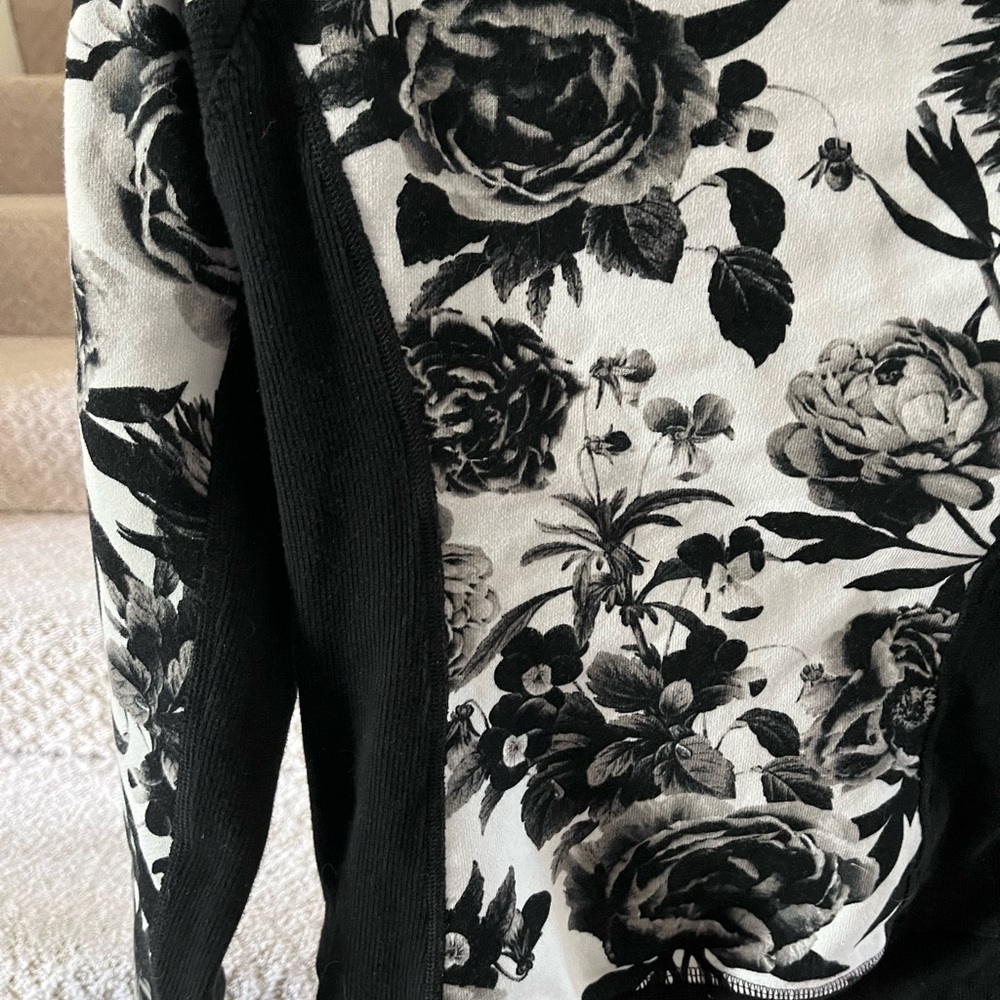 Lululemon Jacket - Picture 6 of 7